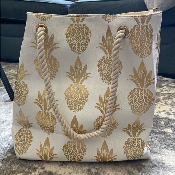 Sun N Sand  Pineapple Tote Bag, 16” x 15” Gold Foil Pineapples w Coin Purse - Picture 3 of 9